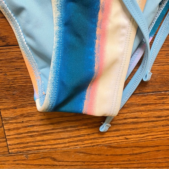 Cupshe Waterfront stripe wrap around multicolored bikini size small - Picture 11 of 14